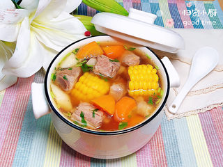 17、胡萝卜玉米排骨汤,养生养颜美容,美美的喝起来!