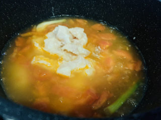 15、酸汤龙利鱼,轻轻搅拌；