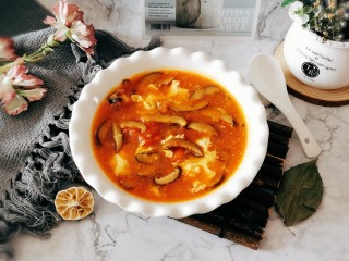 16、西红柿香菇汤,出锅啦。