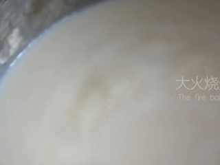 4、0厨艺也能轻松搞定的甜点——木瓜牛奶冻,大火烧开