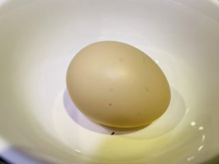 5、木耳蛋花汤,准备一个鸡蛋