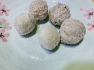 4、白菜丸子汤,准备丸子