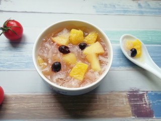 10、百变水果 苹果香橙银耳羹,很适合冬天喝。