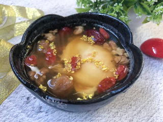 14、桂圆鸡蛋汤,有干桂花可以撒一些，点缀些色彩。