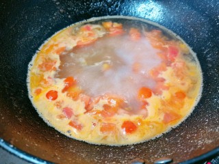 13、番茄豆腐汤,大火烧开