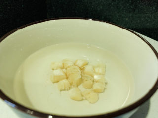 7、白菜炖豆腐,干贝泡水