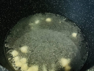 9、白菜炖豆腐,加清水