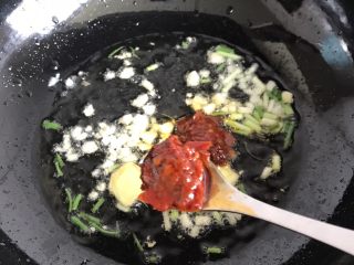 6、酱香鸡爪,加一勺半郫县红油豆瓣酱