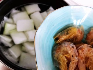 16、三鲜汤,加入虾干