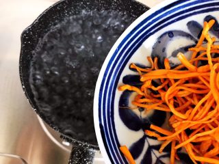 11、虫草花黄瓜鸡蛋汤,水开后放入虫草花