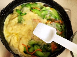 18、虫草花黄瓜鸡蛋汤,加一小勺细盐