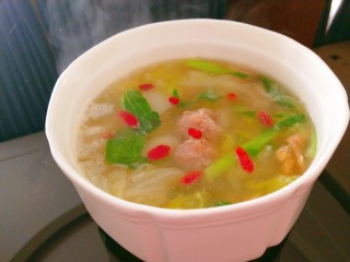 1、白菜丸子汤,白菜丸子汤。