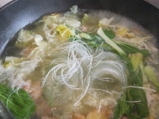 19、白菜丸子汤,开锅即可关火。