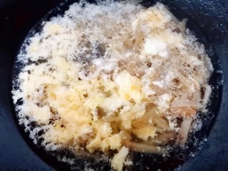 15、榨菜肉丝汤,煮开即可出锅