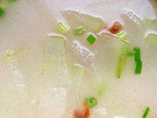 12、冬瓜鸡蛋汤,添汤没过瓜片，喜欢喝汤就多放点水，大火烧开。