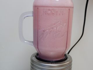 3、百变水果—完美代餐=水果+燕麦+酸奶,搅拌，粉碎！