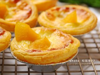 15、烘焙小白零失败的——黄桃蛋挞,出炉后稍凉就可以吃啦！