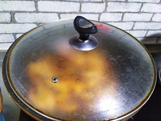 14、油焖大虾,焖两分钟