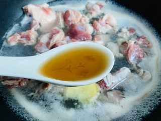 8、胡萝卜炖羊肉,一勺料酒