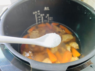 20、胡萝卜炖羊肉,味精调味