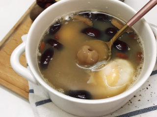 15、桂圆鸡蛋汤,桂圆鸡蛋汤~