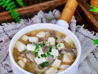 16、平菇豆腐汤,喜欢的做起来。