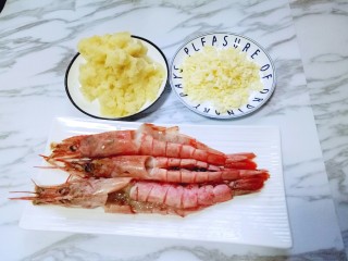 7、土豆泥芝士焗阿根廷红虾,准备工作完成。