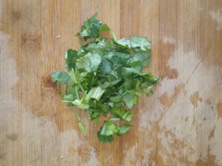 6、冬瓜肉丸汤,香菜切碎