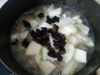 12、冬瓜肉丸汤,加入木耳