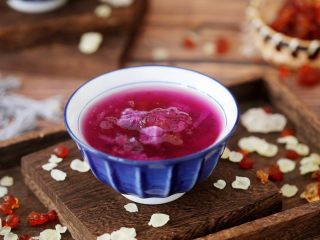 16、桃胶皂角米雪燕紫薯羹,成品图