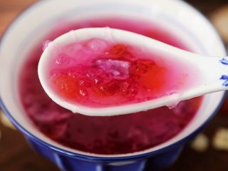 18、桃胶皂角米雪燕紫薯羹,图三