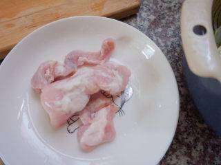 2、猪肚丸子粿条汤,一小块猪肚