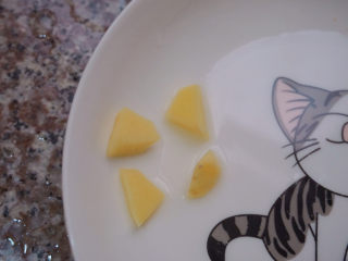 11、猪肚丸子粿条汤,准备好姜片