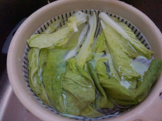 9、猪肚丸子粿条汤,青菜先泡水半小时