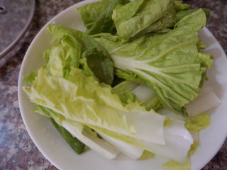 10、猪肚丸子粿条汤,再拧成小段后备用