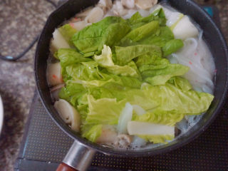 20、猪肚丸子粿条汤,最后加青菜????