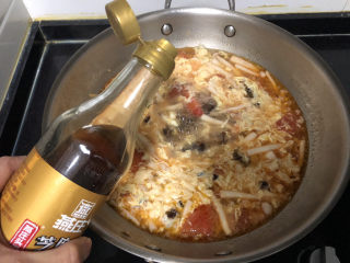 30、白玉菇鸡蛋汤,出锅前滴几滴麻油