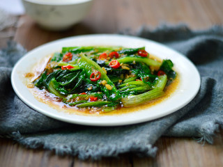 12、凉拌莴笋叶,拌匀即可开吃