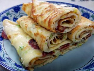 12、五分钟快手早餐~葱花鸡蛋饼,12.在家吃或路上吃都是美味哦