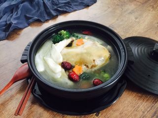 18、竹荪炖笨鸡汤,成品图