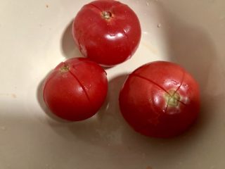 3、番茄豆腐汤➕番茄榨菜豆腐鸡蛋汤,表面化十字花刀