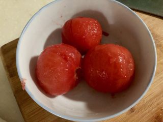 9、番茄豆腐汤➕番茄榨菜豆腐鸡蛋汤,番茄去皮