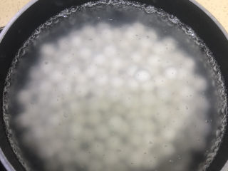 2、水果酒酿圆子????,水开下宁波圆子