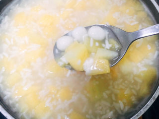 8、水果酒酿圆子????,水果香甜加上酒味