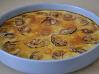 13、文蛤蒸蛋,轻轻晃匀。