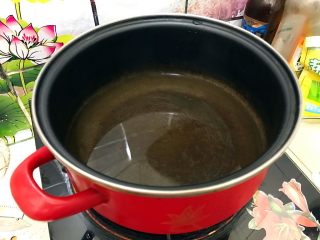 16、春笋五鲜,锅内煮适量清水