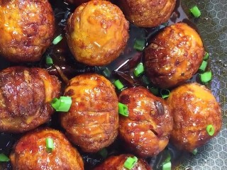 9、啤酒卤鸡蛋,最后撒上葱花即可，啤酒卤鸡蛋做好