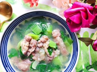 14、青菜肥牛汤,装碗，即可