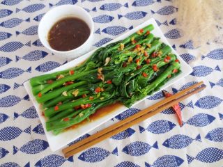 14、白灼芥兰,绿油油的,是不是很有食欲呢