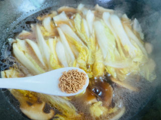 15、大白菜炖粉条,鸡精调味